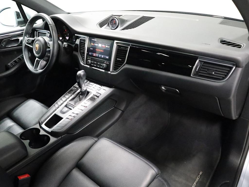 Thumbnail: 2018 Porsche Macan - 10