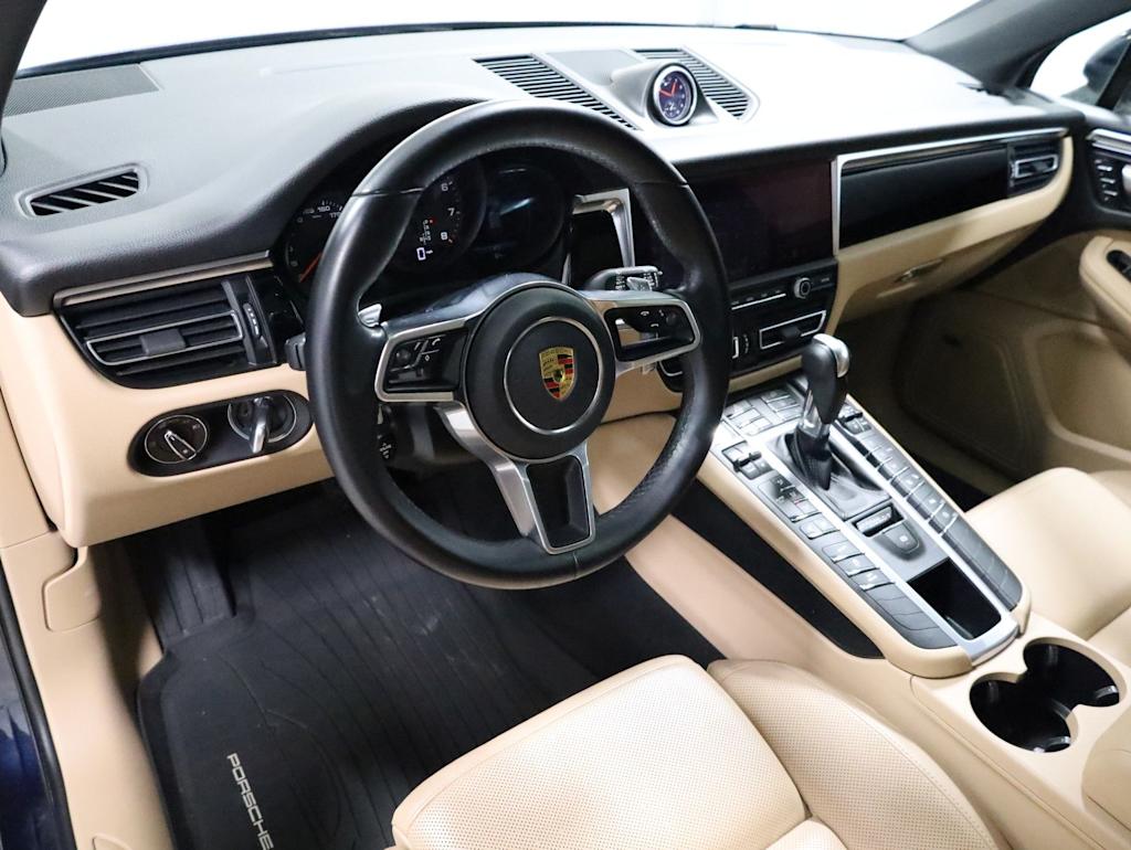 Thumbnail: 2021 Porsche Macan - 2