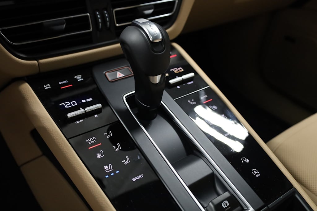 Thumbnail: 2026 Porsche Macan - 33