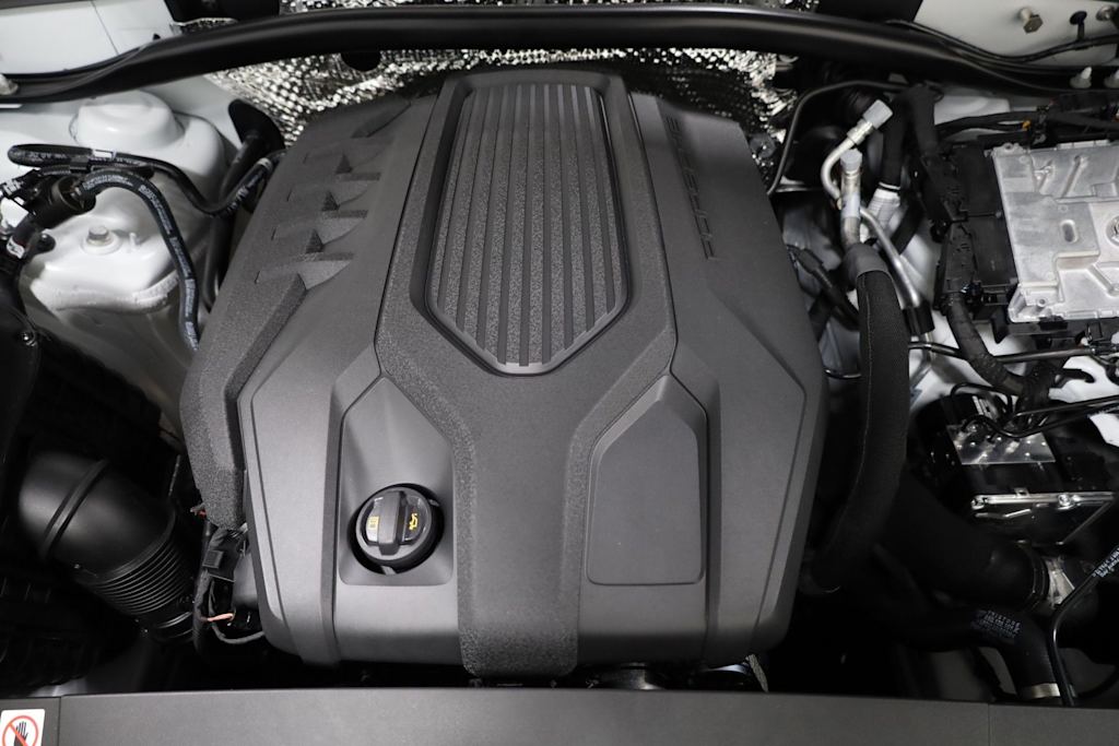 Thumbnail: 2026 Porsche Macan - 9