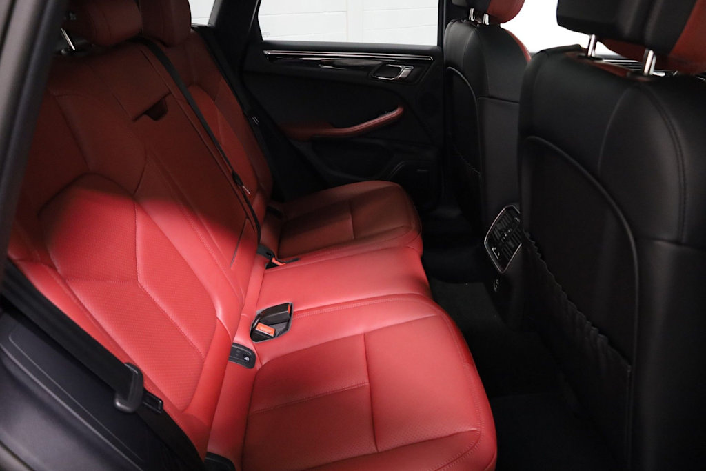 Thumbnail: 2026 Porsche Macan - 38
