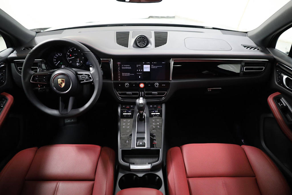 Thumbnail: 2026 Porsche Macan - 15
