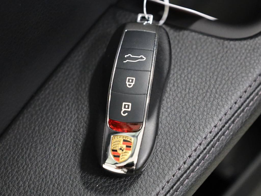 Thumbnail: 2024 Porsche Macan - 18