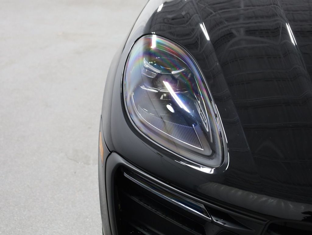 Thumbnail: 2024 Porsche Macan - 25