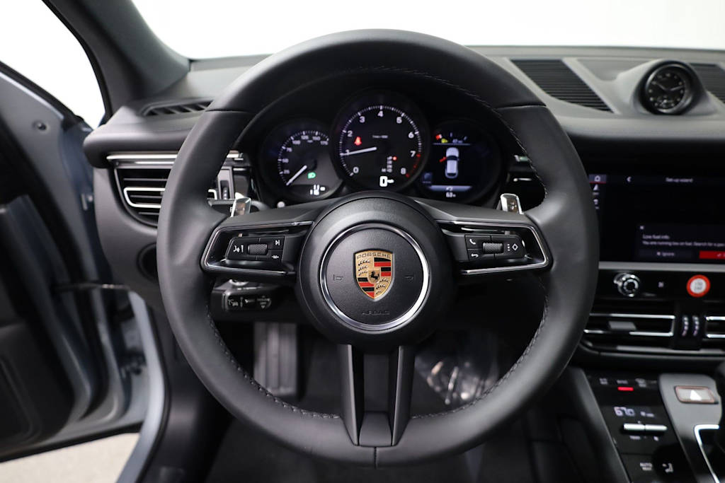 Thumbnail: 2026 Porsche Macan - 12