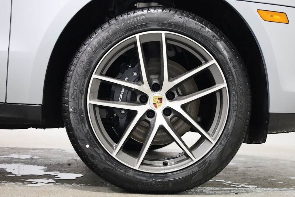 Thumbnail: 2026 Porsche Macan - 21
