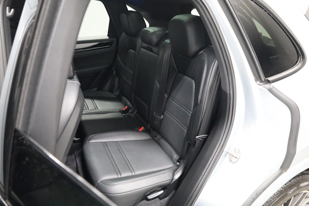 Thumbnail: 2021 Porsche Cayenne - 13