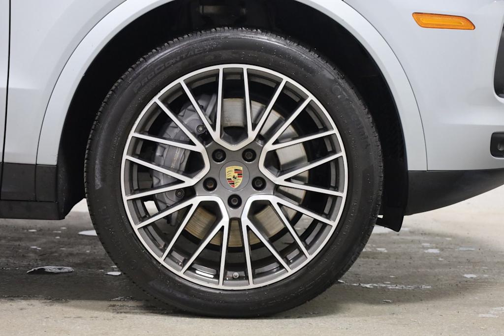 Thumbnail: 2021 Porsche Cayenne - 24