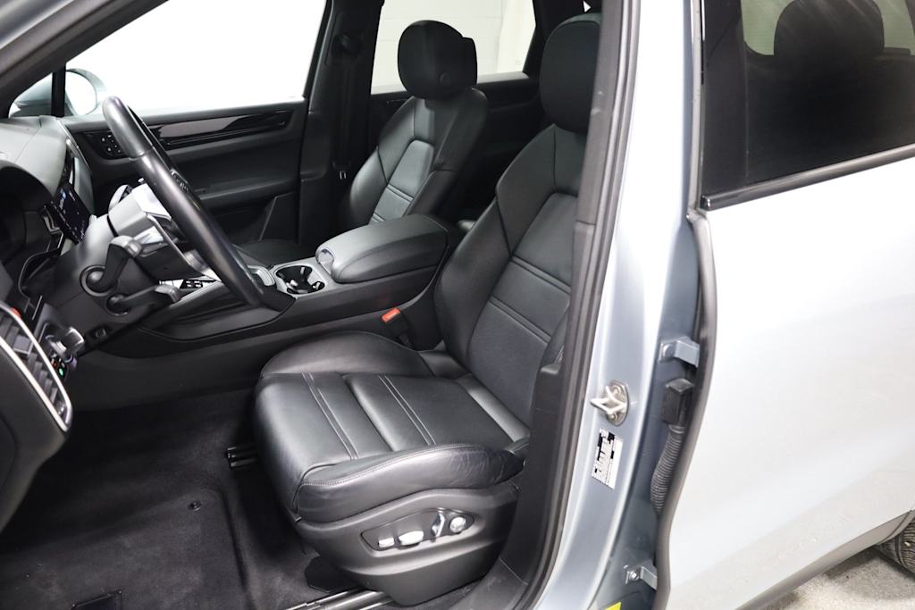 Thumbnail: 2021 Porsche Cayenne - 11