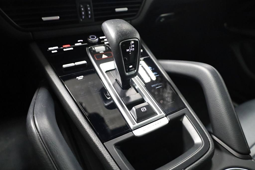 Thumbnail: 2021 Porsche Cayenne - 35