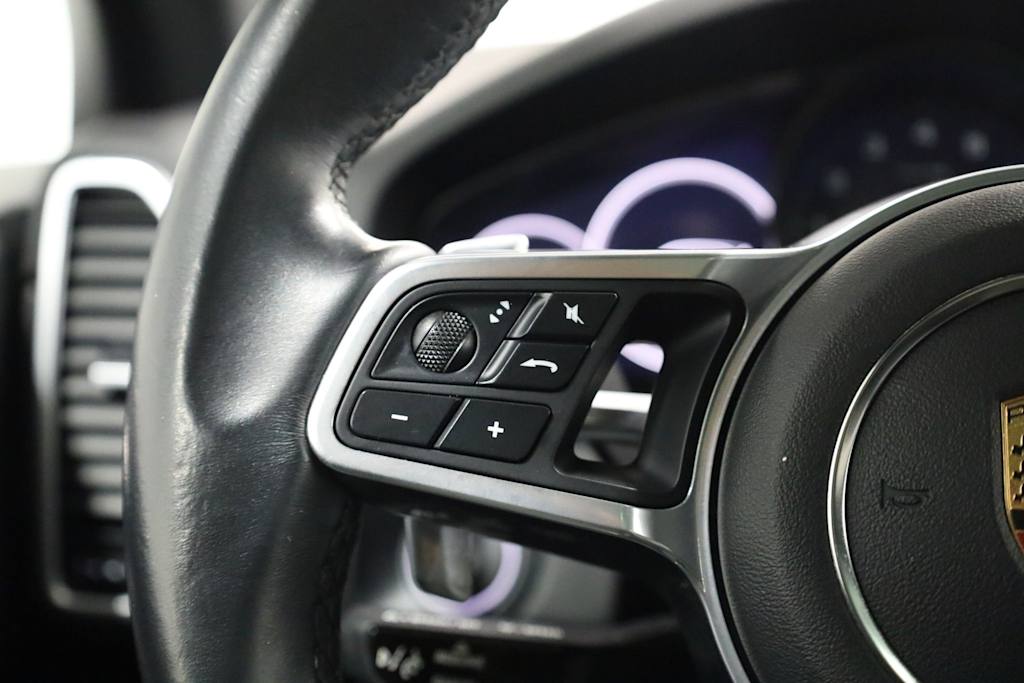 Thumbnail: 2021 Porsche Cayenne - 33