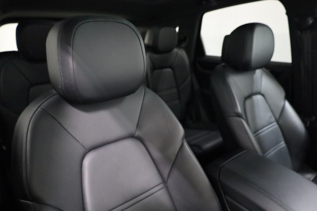 Thumbnail: 2021 Porsche Cayenne - 31