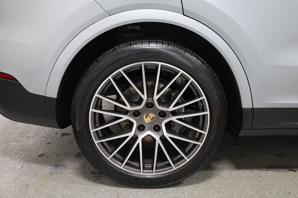 Thumbnail: 2021 Porsche Cayenne - 42