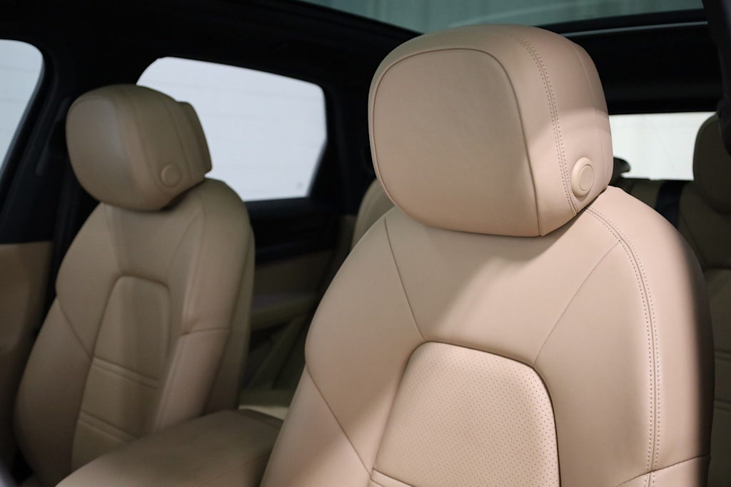Thumbnail: 2019 Porsche Cayenne - 28