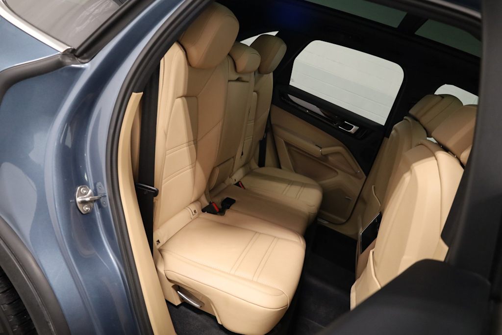 Thumbnail: 2019 Porsche Cayenne - 40