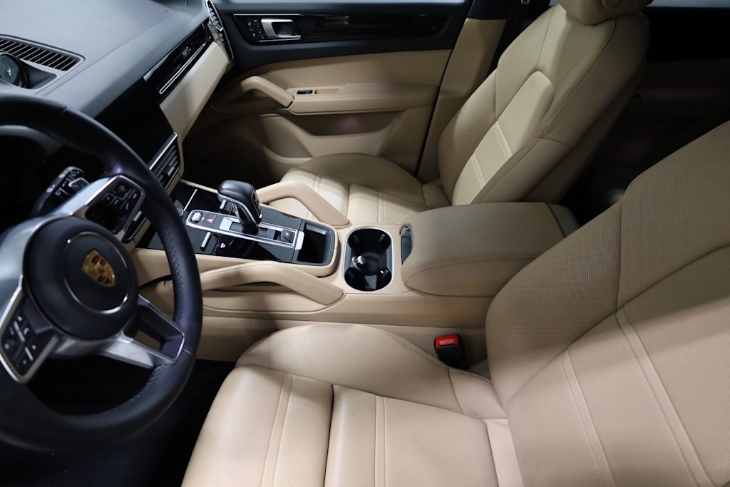 2022 Porsche Cayenne Base 10