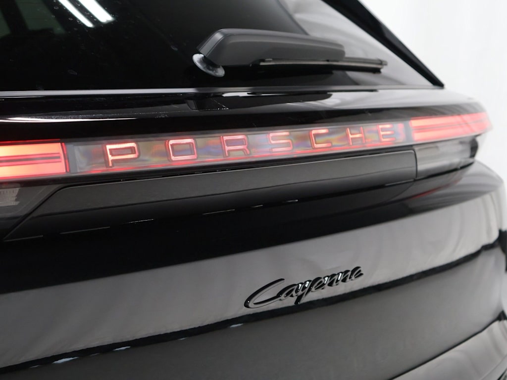Thumbnail: 2026 Porsche Cayenne - 6
