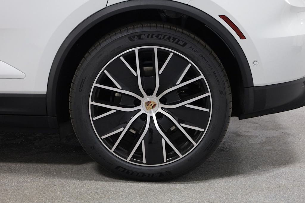 Thumbnail: 2026 Porsche Macan - 40