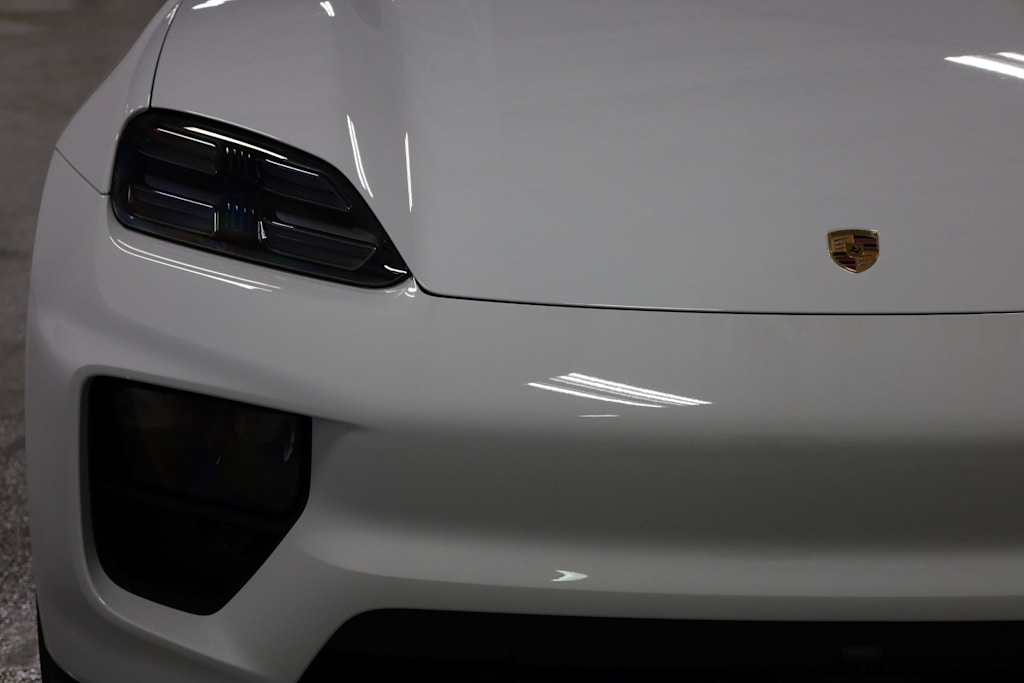 Thumbnail: 2026 Porsche Macan - 24