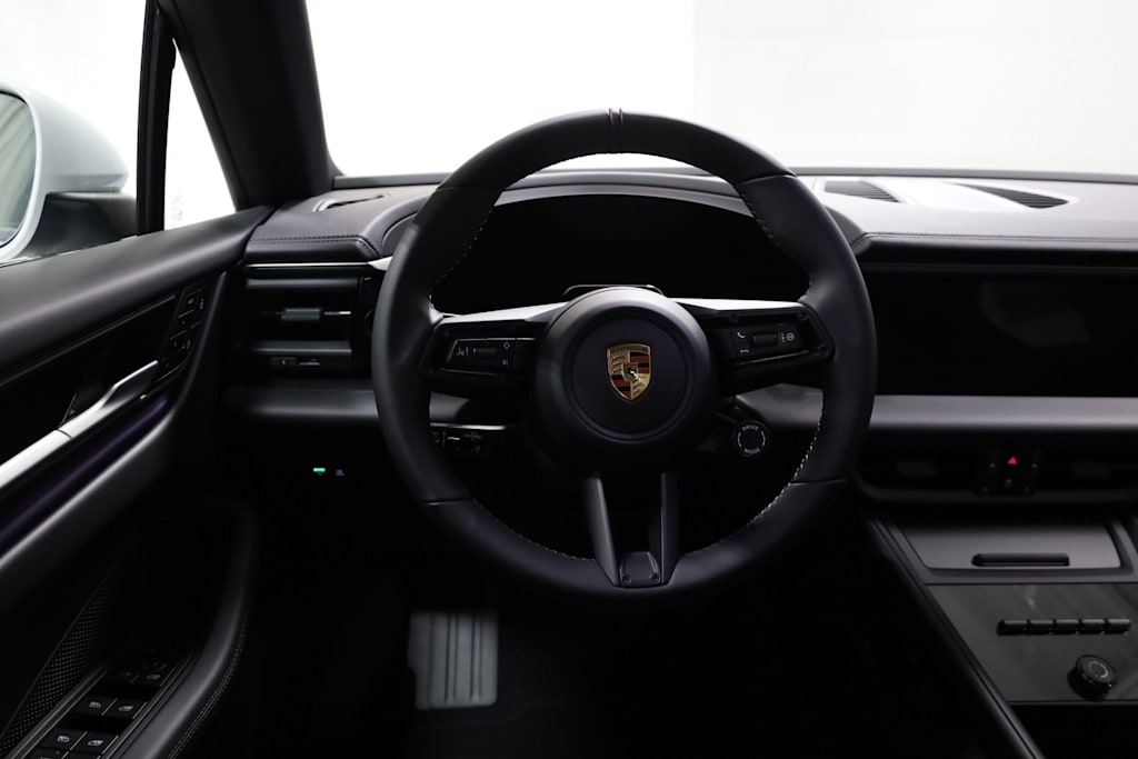 Thumbnail: 2026 Porsche Macan - 14