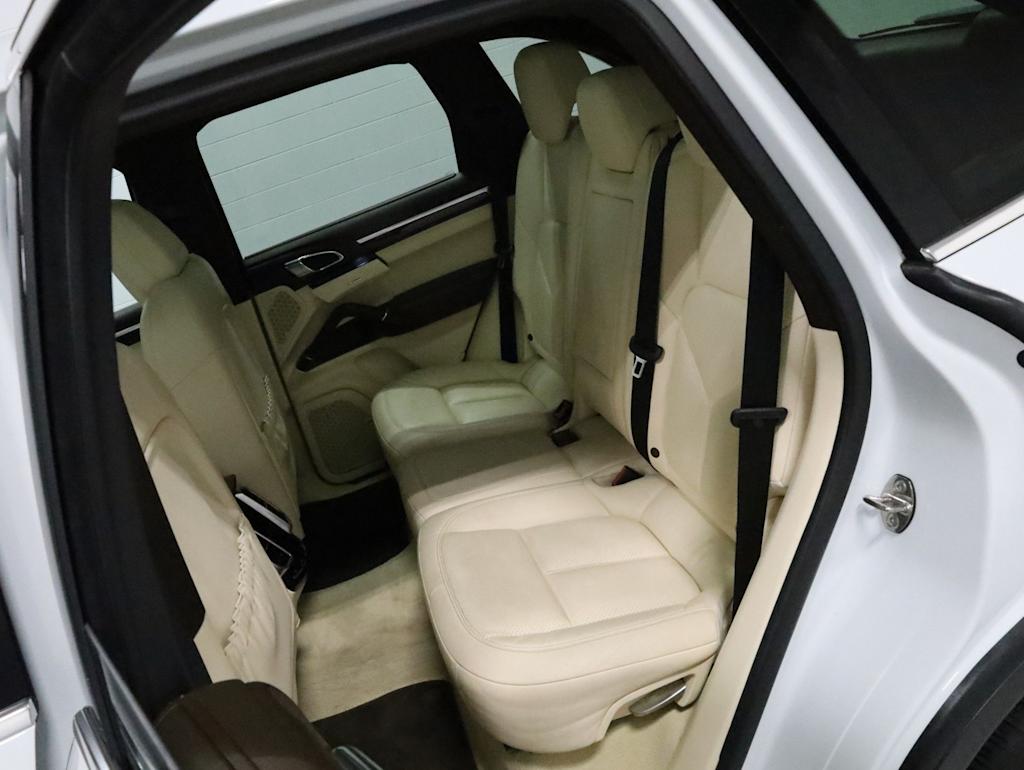 Thumbnail: 2015 Porsche Cayenne - 11