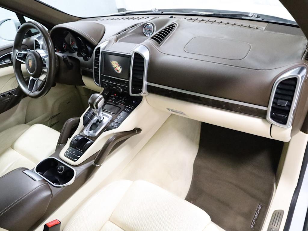 Thumbnail: 2015 Porsche Cayenne - 8