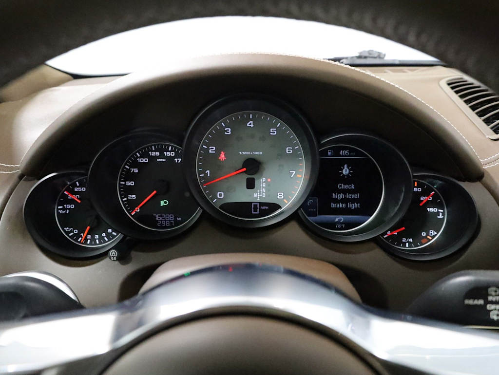Thumbnail: 2015 Porsche Cayenne - 16