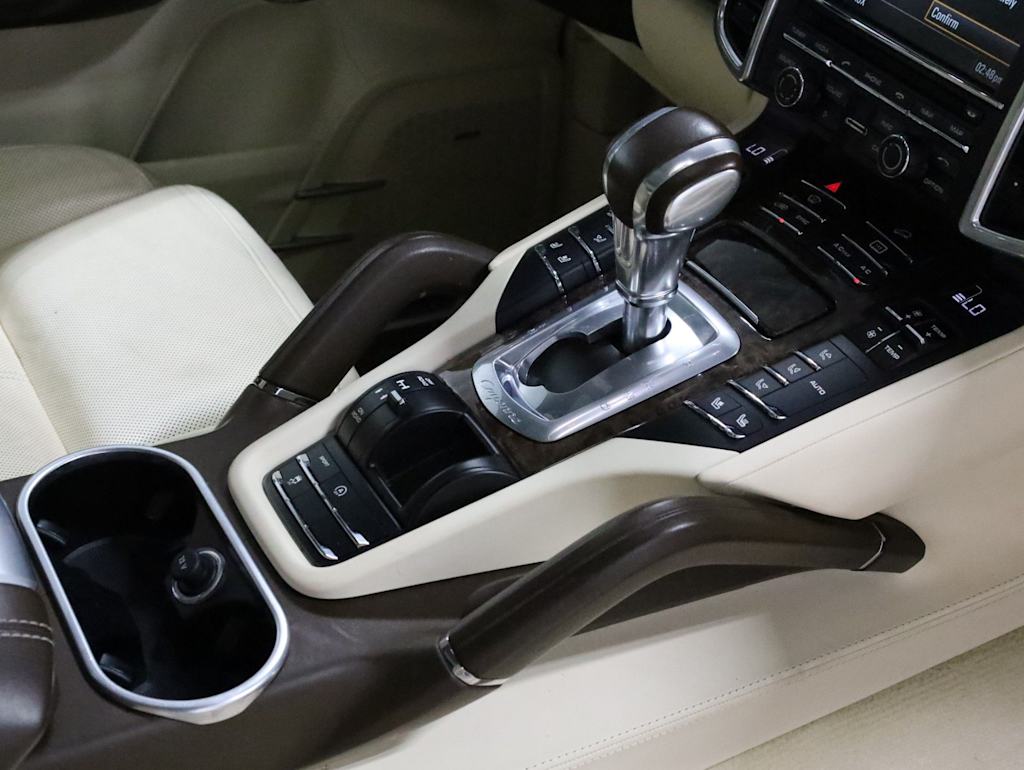 Thumbnail: 2015 Porsche Cayenne - 30