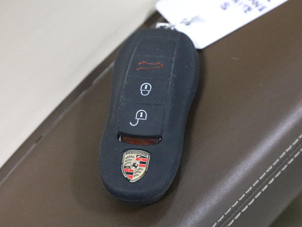 Thumbnail: 2015 Porsche Cayenne - 18