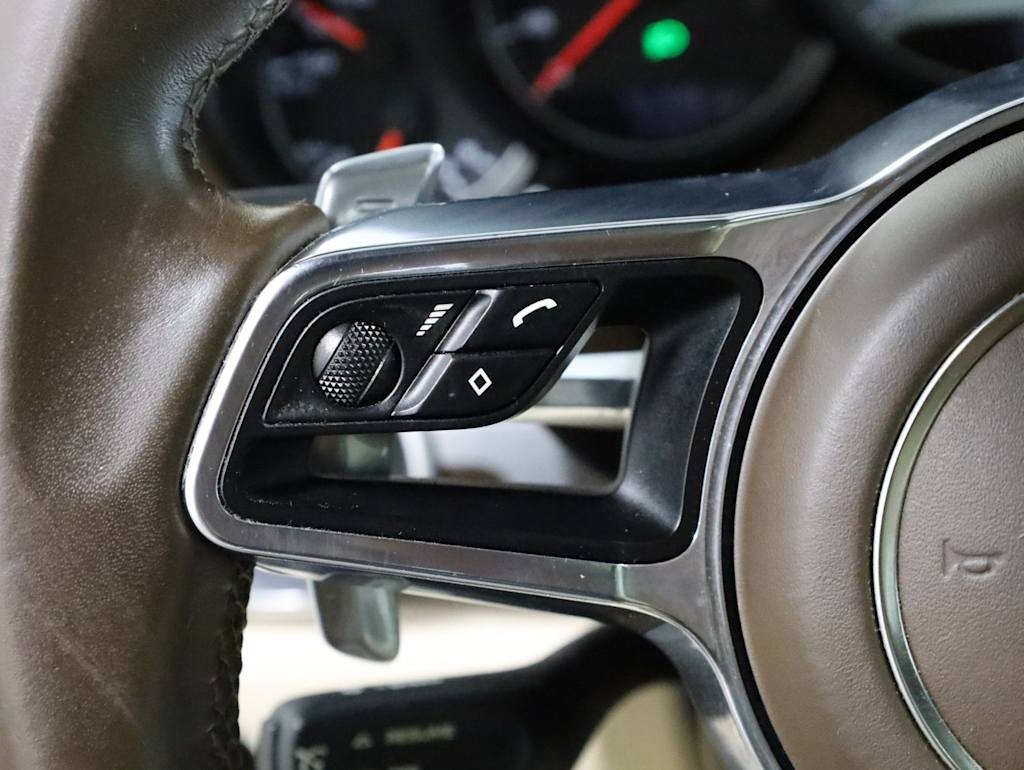Thumbnail: 2015 Porsche Cayenne - 33