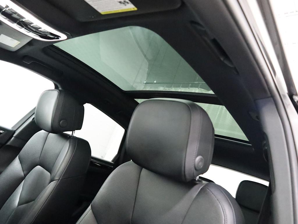 Thumbnail: 2016 Porsche Macan - 29