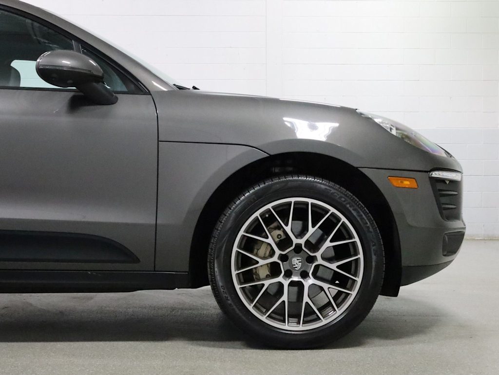 Thumbnail: 2016 Porsche Macan - 8