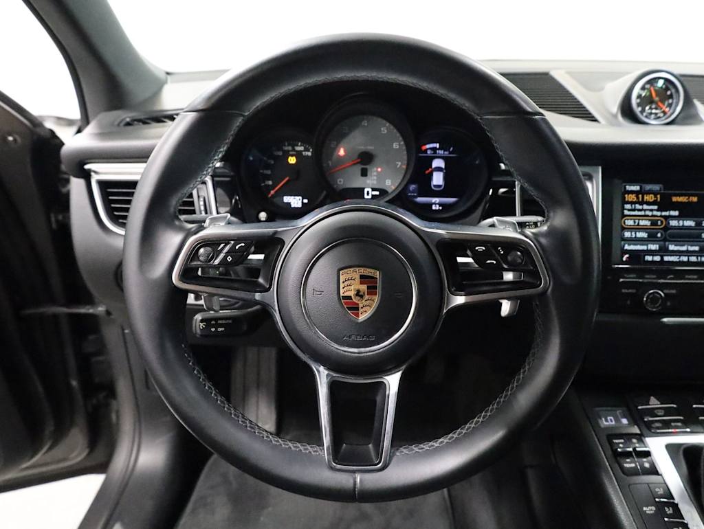 Thumbnail: 2016 Porsche Macan - 14