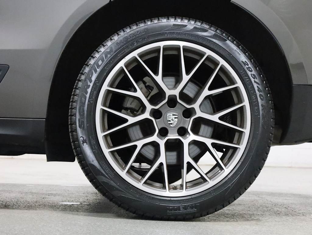 Thumbnail: 2016 Porsche Macan - 42