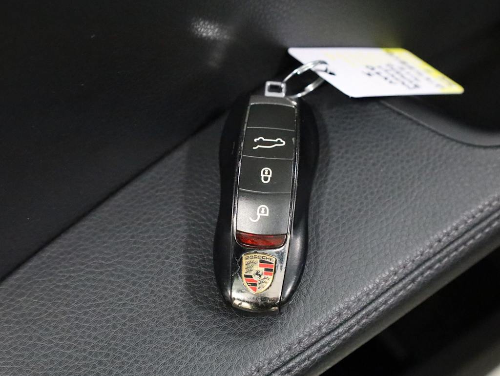 Thumbnail: 2016 Porsche Macan - 44