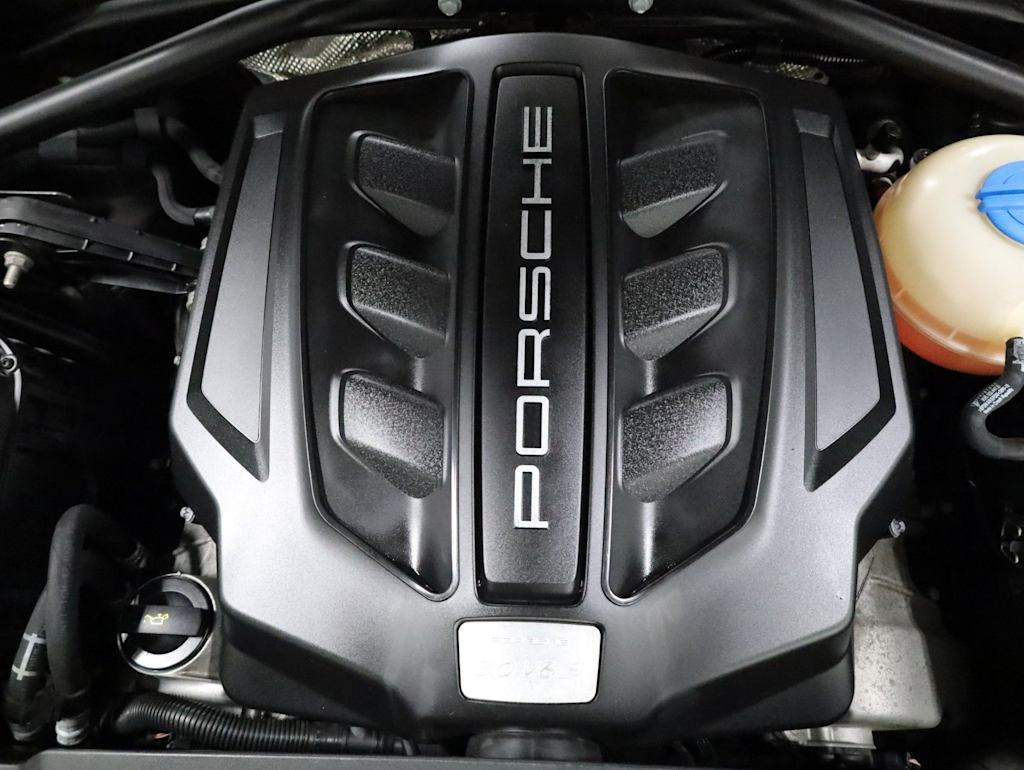 Thumbnail: 2016 Porsche Macan - 9