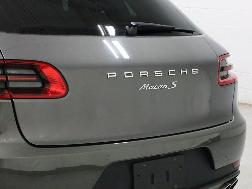 Thumbnail: 2016 Porsche Macan - 16