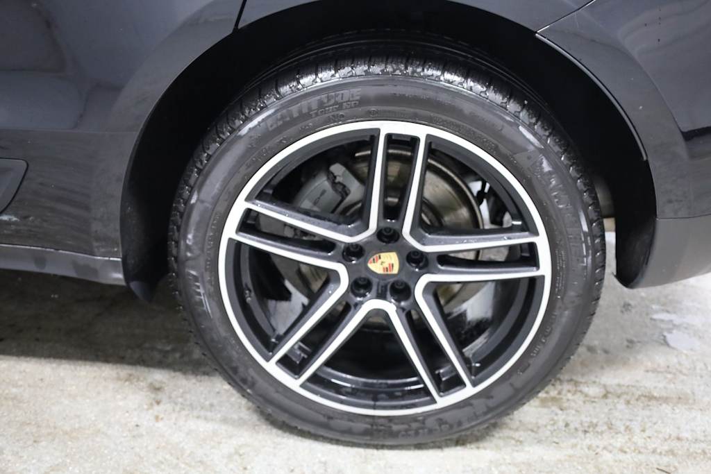 Thumbnail: 2020 Porsche Macan - 42