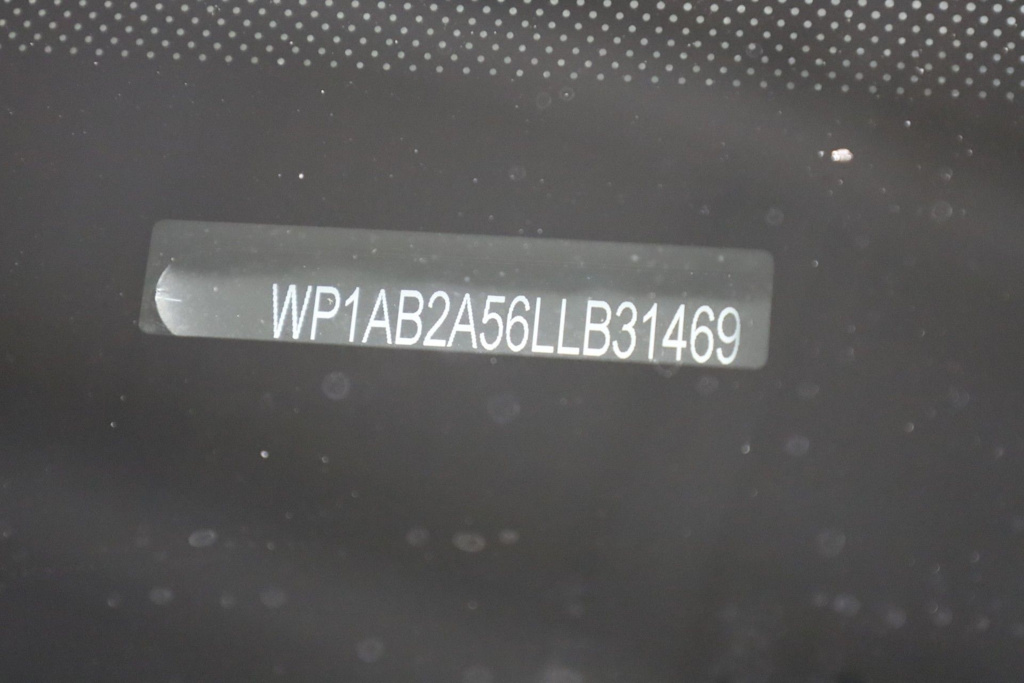 Thumbnail: 2020 Porsche Macan - 21