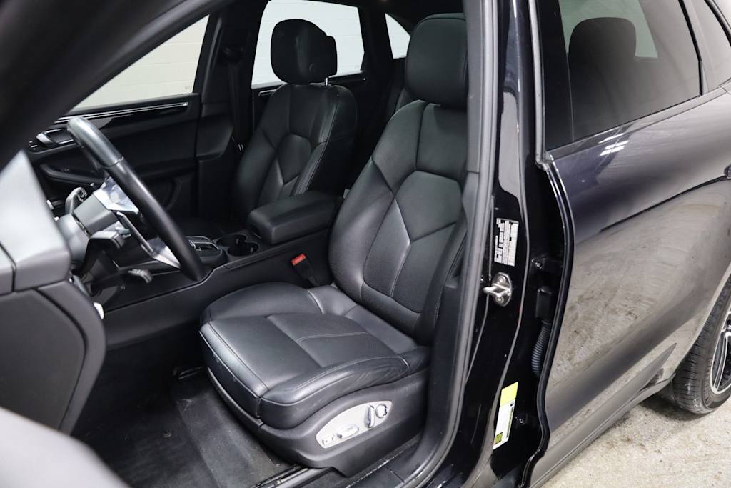 Thumbnail: 2020 Porsche Macan - 11