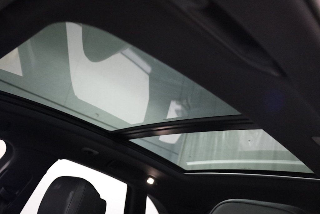 Thumbnail: 2020 Porsche Macan - 29