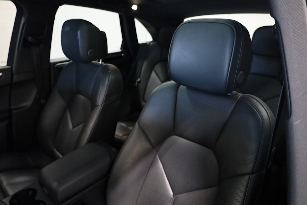 Thumbnail: 2020 Porsche Macan - 13