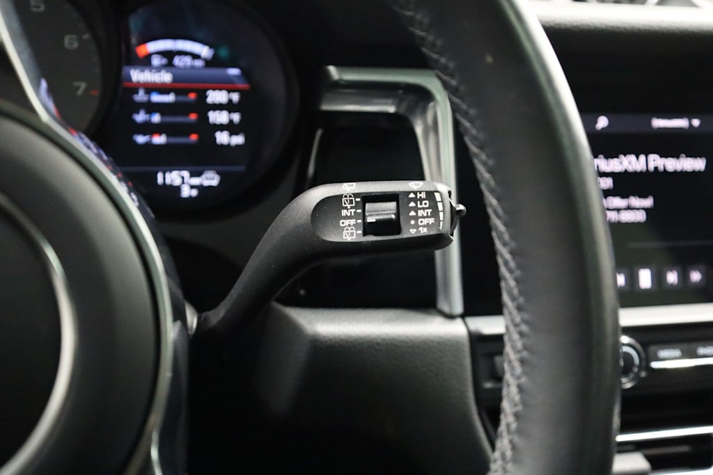 Thumbnail: 2020 Porsche Macan - 35