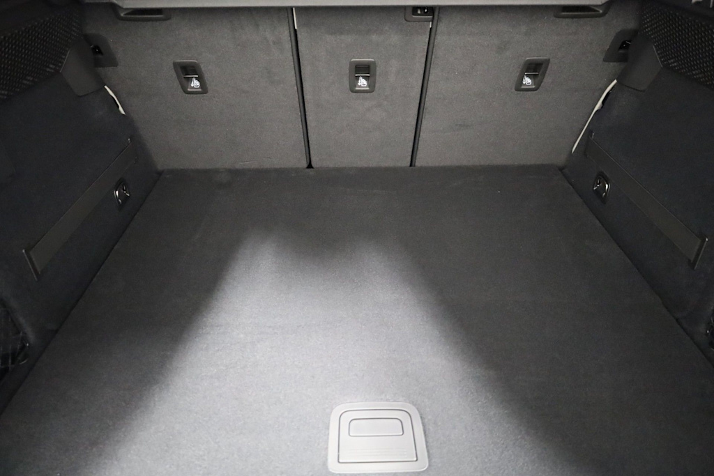 Thumbnail: 2025 Porsche Macan - 15