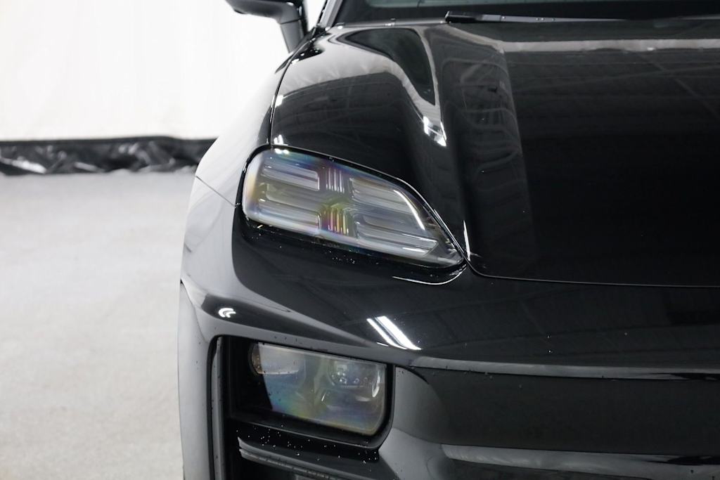 Thumbnail: 2025 Porsche Macan - 23