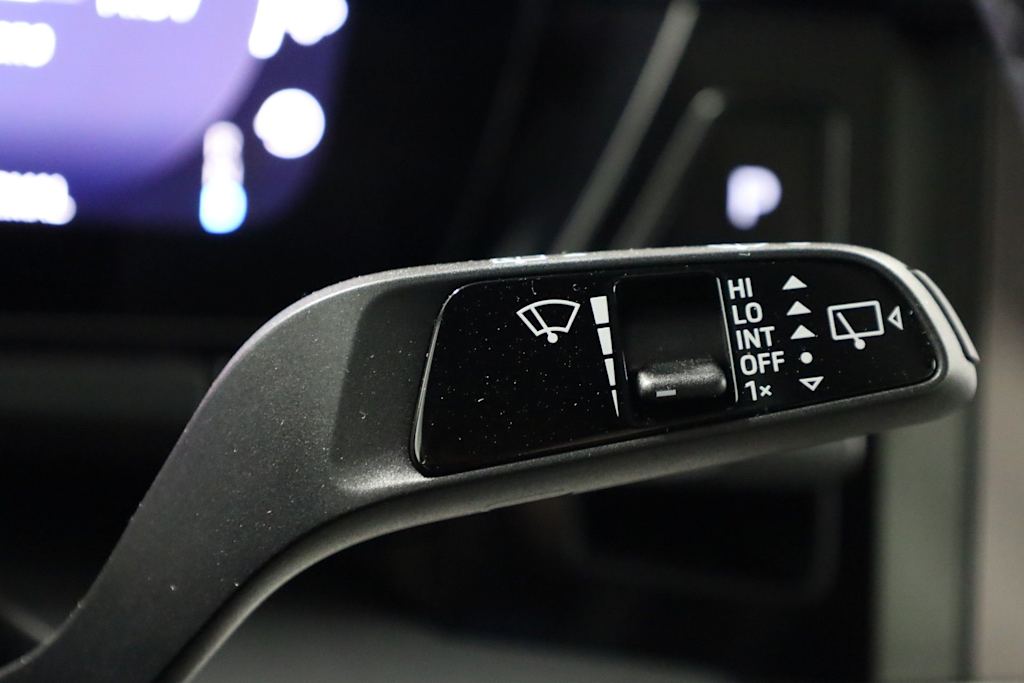 Thumbnail: 2025 Porsche Macan - 32