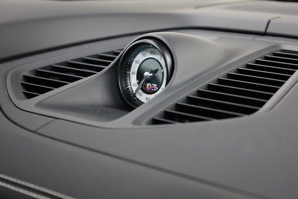 Thumbnail: 2025 Porsche Macan - 29