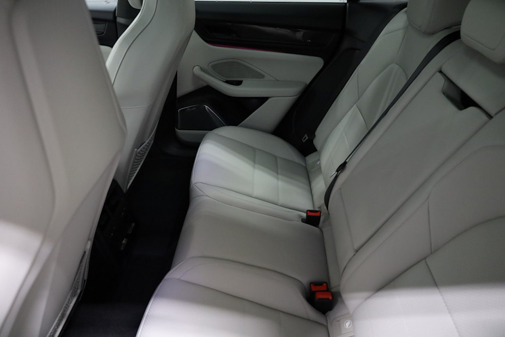 Thumbnail: 2025 Porsche Macan - 11