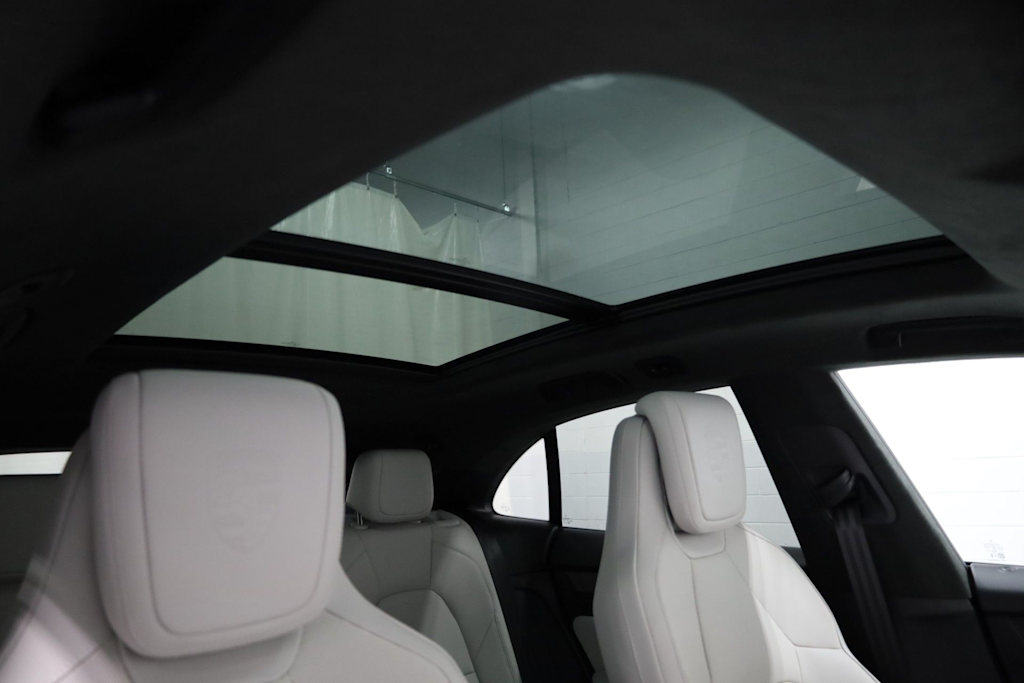 Thumbnail: 2025 Porsche Macan - 27