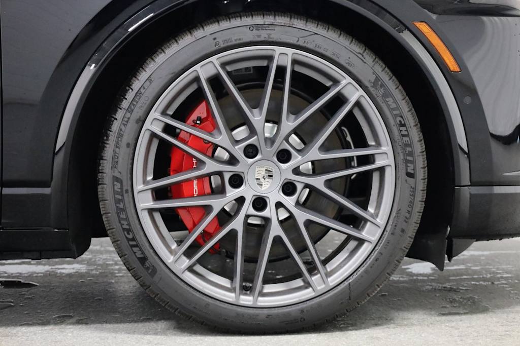 Thumbnail: 2025 Porsche Macan - 20